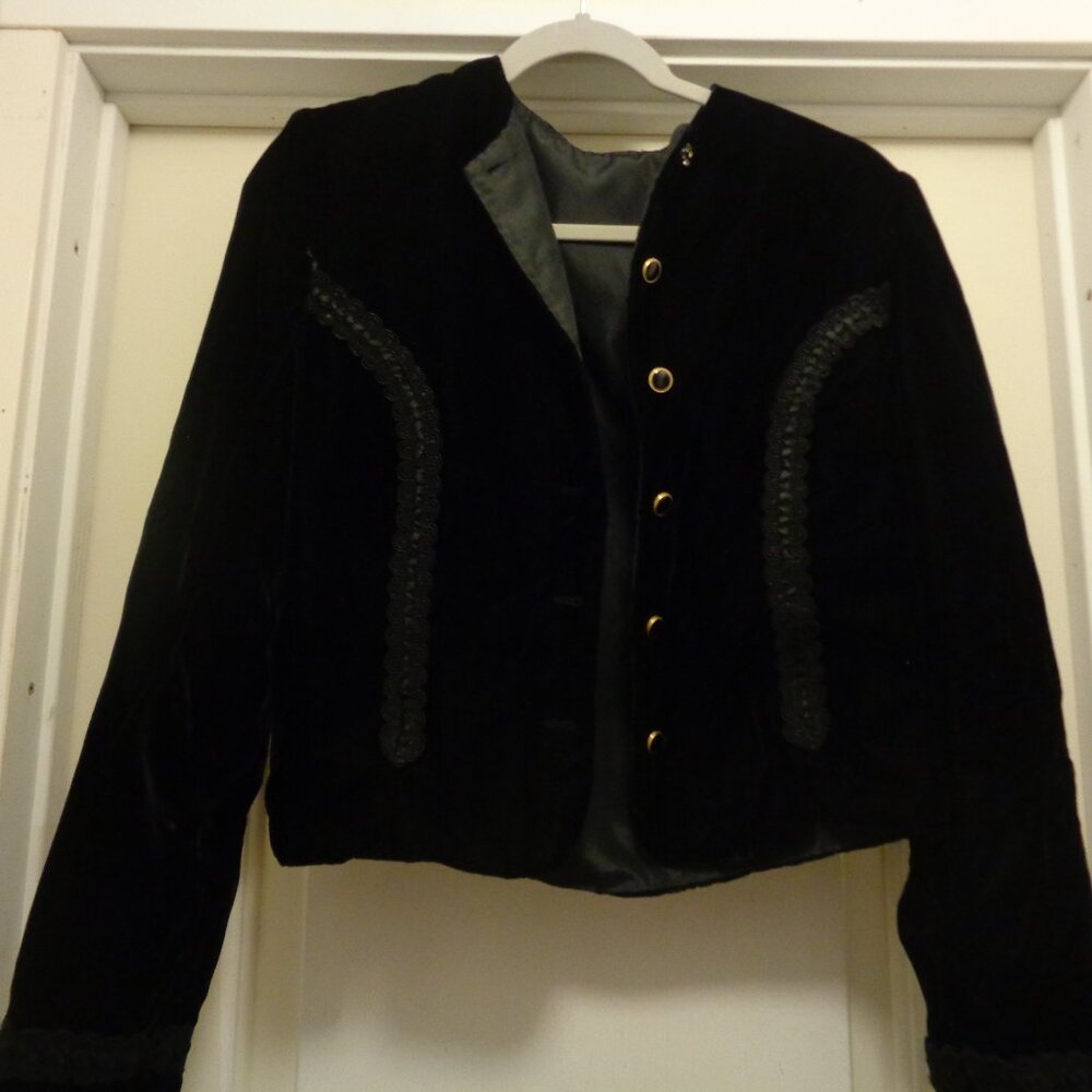 VINTAGE ROMANTIC PAST COQUETTE GIRL Black Velvet & Braid Lady Jacket S